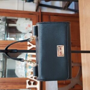 Lori Greiner Fashion Chain Crossbody Satchel Clutch. 5"x7"